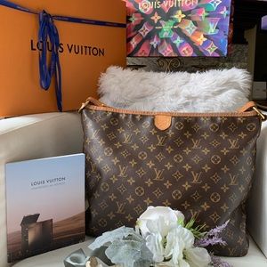 ⛔️SOLD⛔️ Authentic LV Delightful Hobo Bag in MM